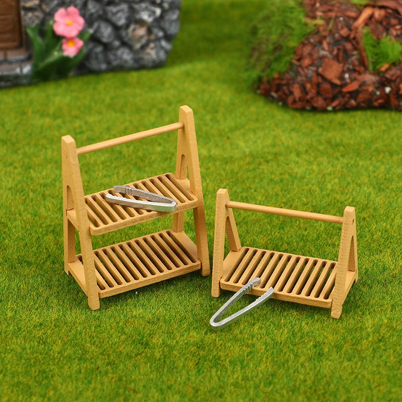 1Pcs Dollhouse Miniature furniture Display Shelf Bread Rack Cake Shelf Storage with Tongs DIY Bakery Shop Decor Doll House Toys